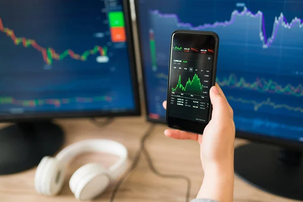 Veyberg Traders Stay Focused When Others Panic